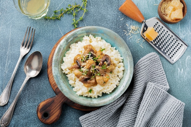 Risotto de pollo y champiñones