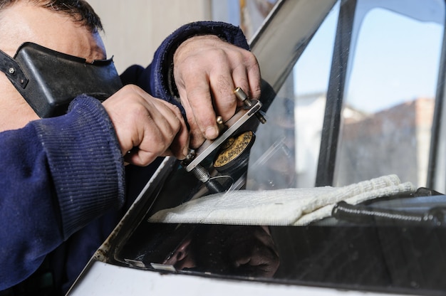 Foto rissige windschutzscheibe reparieren