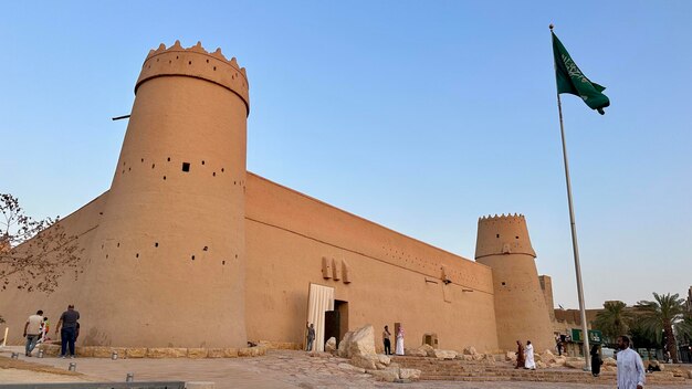 Foto riyadh, arábia saudita, 10 de março de 2024 - o palácio de al masmak é uma fortaleza de barro e tijolos de barro.