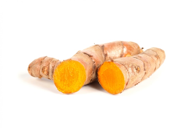 Rizoma de açafrão fresco (Curcuma). ervas