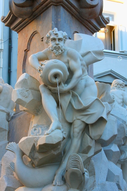 Robba-Brunnen an einem Sommertag in Ljubljana Slowenien