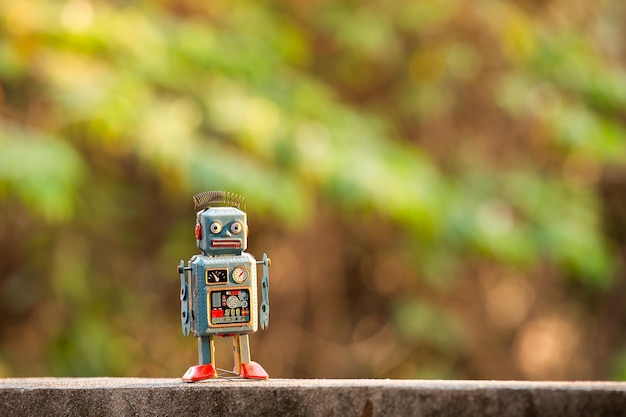 Robot vintage de juguete de estaño