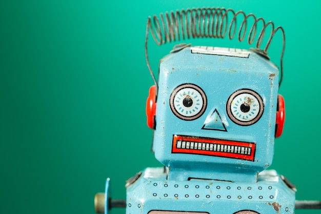 Robot vintage de juguete de estaño