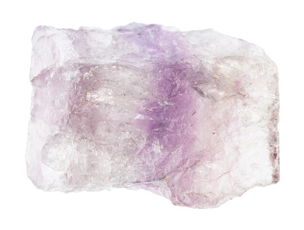 roca de fluorita de rayas púrpuras sin pulir aislada