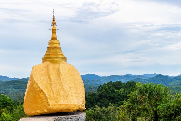 LA ROCA DE ORO EN TAILANDIA