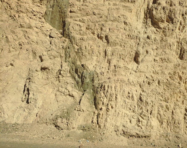 Rocas en las colinas de las montañas del desierto Sinaí