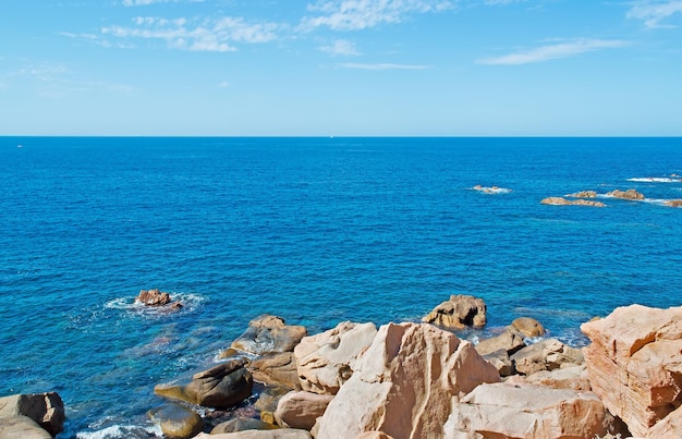 Rocas en la costa de Costa Paradiso