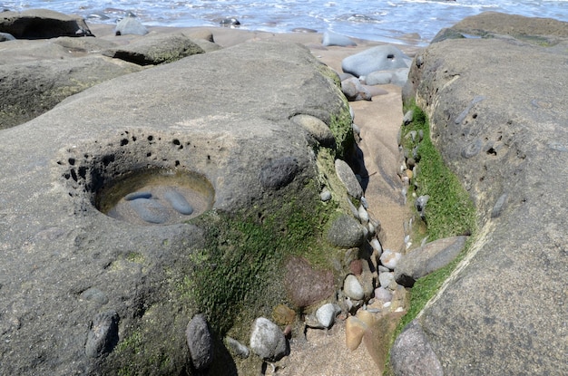 Rocas por la costa