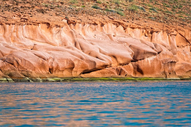 Rocas y desierto de la costa de baja california