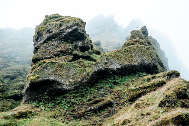 Foto rocas y garganta de raudfeldsgja en la península de snaefellsnes en islandia