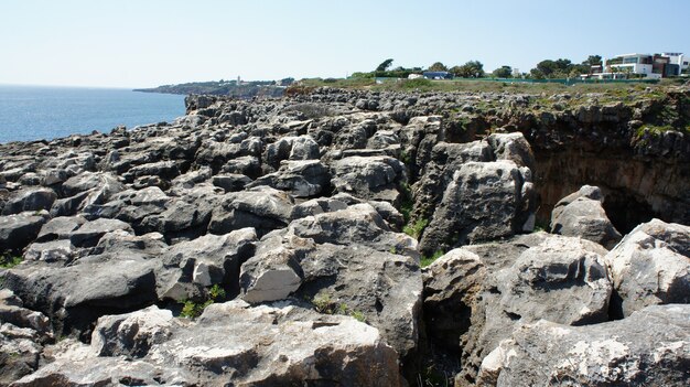 Foto rocas oceánicas en bocka do inferno portugal