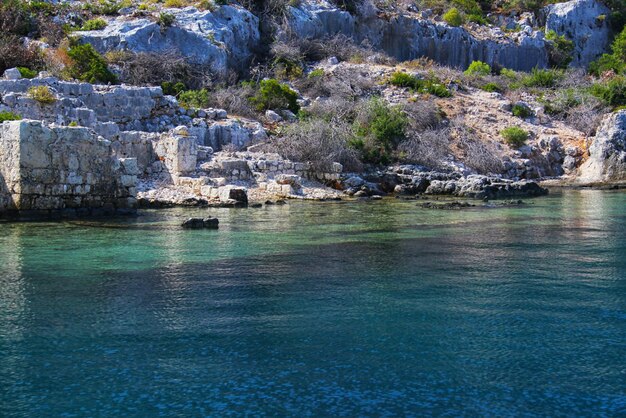 Rocha e mar na Turquia