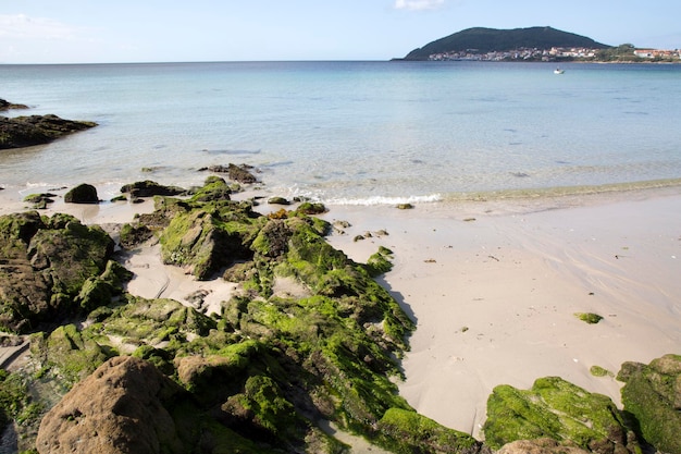 Rocha na praia de Langosteira, Galiza, Espanha