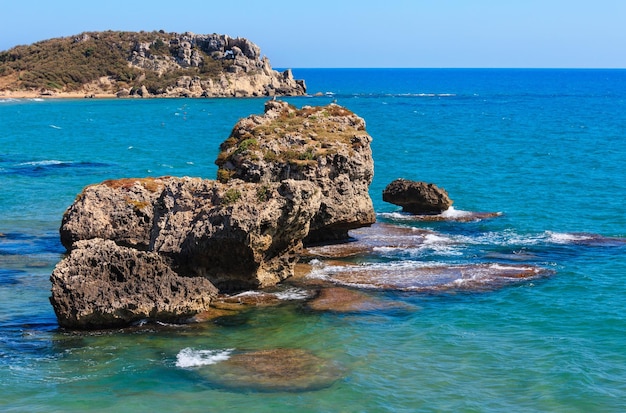 Rocha no mar perto de Agrigento Sicília Itália