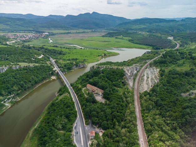 Rochas maravilhosas ou vista aérea de Chudnite Skali