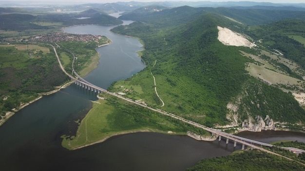 Rochas maravilhosas ou vista aérea de Chudnite Skali