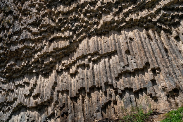 Rochas pitorescas da sinfonia de pedra perto de garni armênia