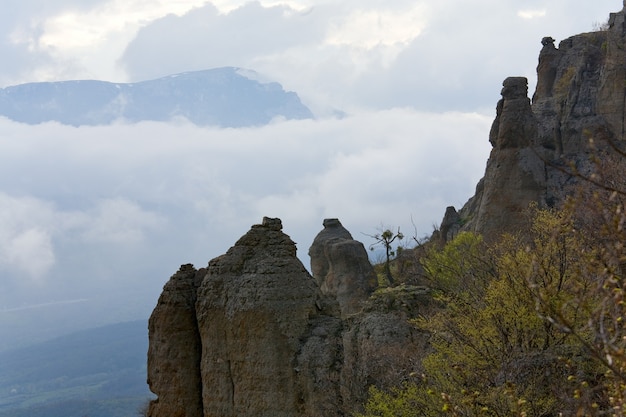 Rocky Mountain View (Ghosts Valley in der Nähe von Demerdzhi Mount, Krim, Ukraine)