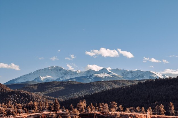 Foto rocky mountains von der straße