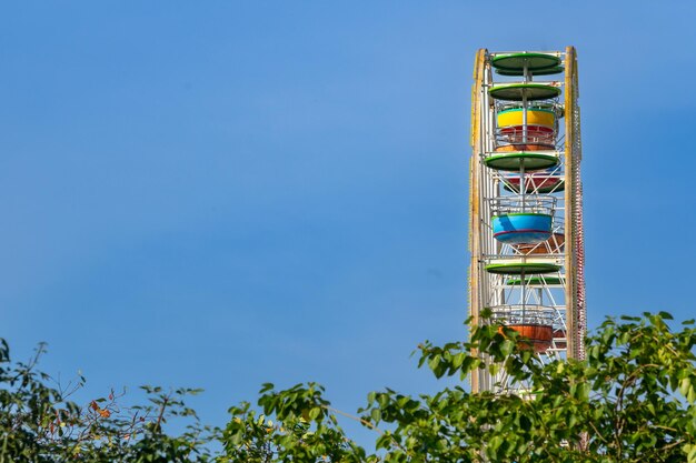 roda gigante no parque de diversões ao ar livre Tailândia