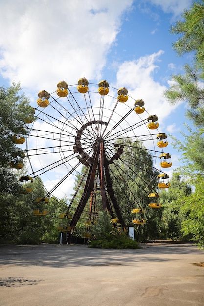 Roda-gigante Pripyat Town na zona de exclusão de Chernobyl Chernobyl Ucrânia