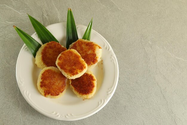 Rodada Wingko Babat, lanche tradicional indonésio feito de farinha de arroz glutinoso, açúcar.