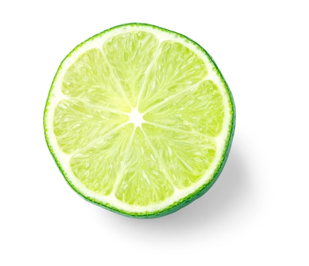 Foto rodaja de limón aislado sobre fondo blanco.