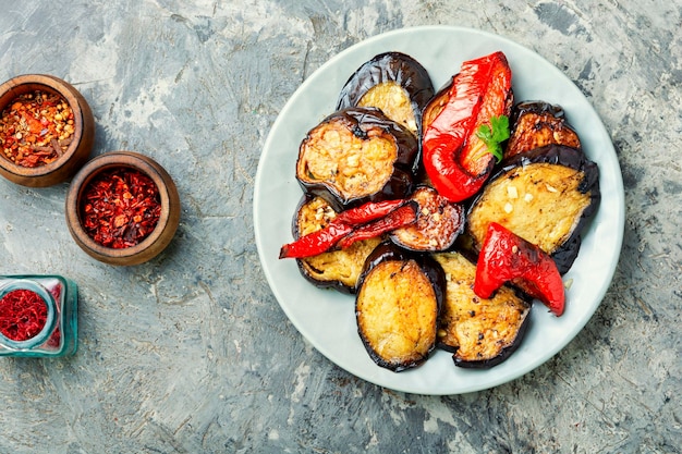 Rodajas de berenjena a la parrilla