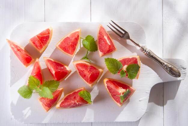 Rodajas de pomelo rojo