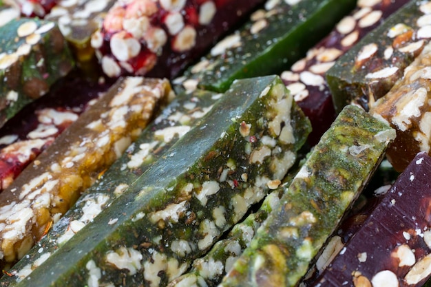 Rodajas de sorbete de frutos secos con nueces