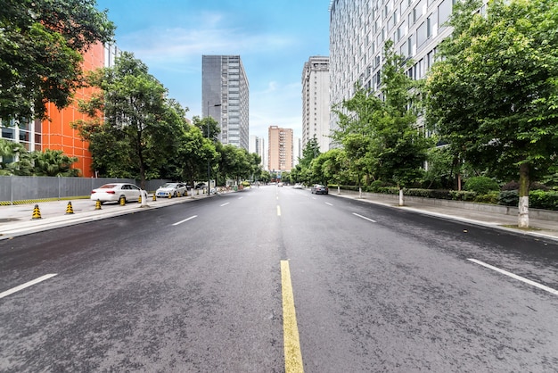 Rodovias e edifícios urbanos modernos em Chengdu, China