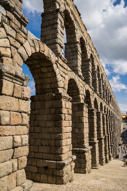 Römisches Steinaquädukt in Segovia, Spanien.