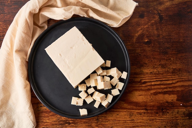 Roher weißer extra fester Bio-Tofu aus Sojabohnen