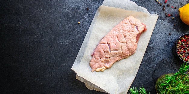 rohes Filetfleisch der Entenbrust