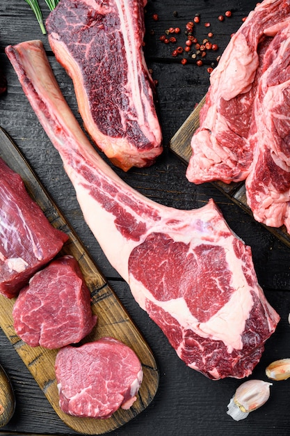 Rohes frisches Tomahawk trocken gealtertes Marmor-Rindfleisch-Kotelett-Steak-Set