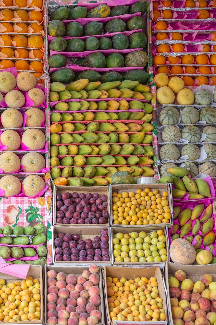 Rohes Obst auf dem Straßenmarkt in Ägypten