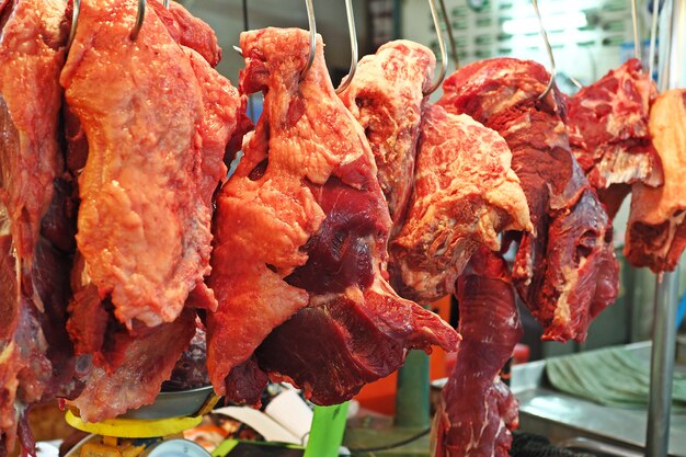 Rohes Rindfleisch auf dem Markt