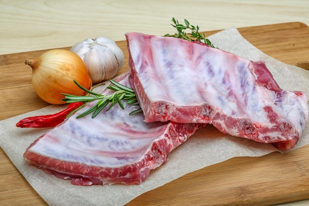 rohes Schweinefleisch Rippen