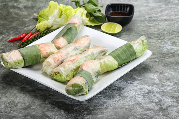 Rollito de primavera vietnamita con camarones y verduras