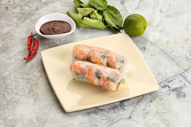 Rollito de primavera vietnamita con gambas