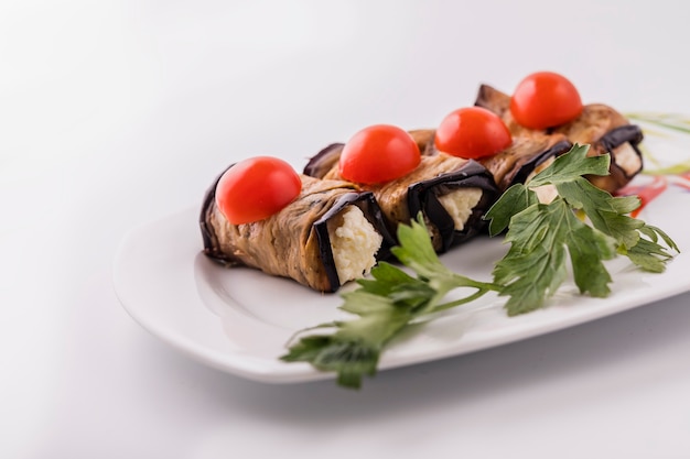 Rollitos de berenjena con relleno de queso