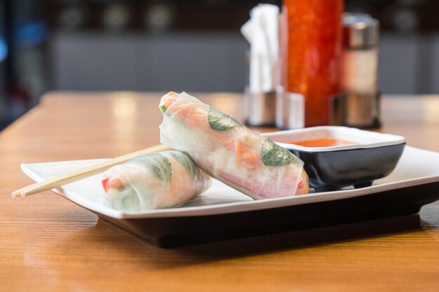 Rollitos de primavera asiáticos con verduras