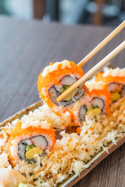 rollo de sushi - comida japonesa