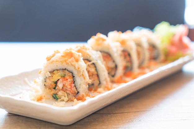 rollo de sushi maki tempura