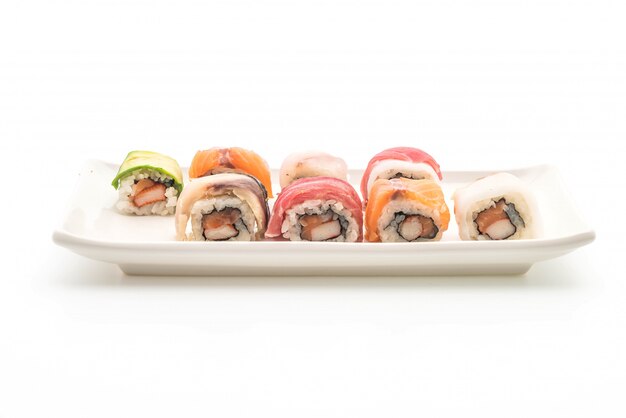 rollo de sushi mezclado - estilo de comida japonesa