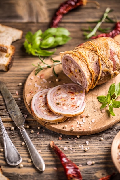 Foto rolo de carne de porco