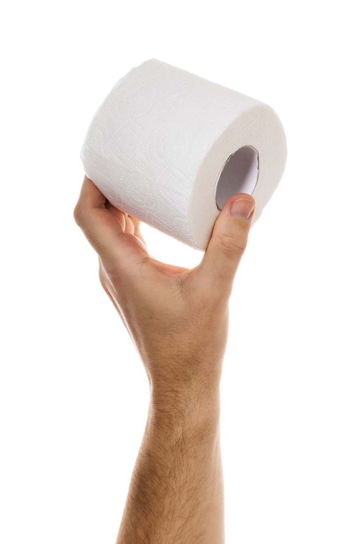 Foto rolo de papel higiênico isolado em fundo branco