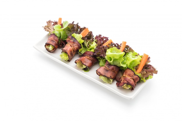 Rolo de salada com bacon