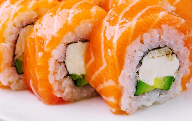 Rolo de Sushi Filadélfia com salmão