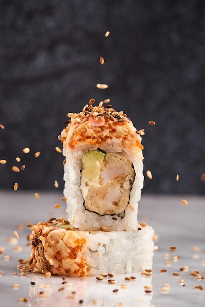 Foto rolo de sushi